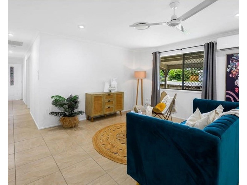 32 Pelican Street, Slade Point QLD 4740