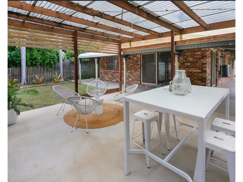 32 Pelican Street, Slade Point QLD 4740