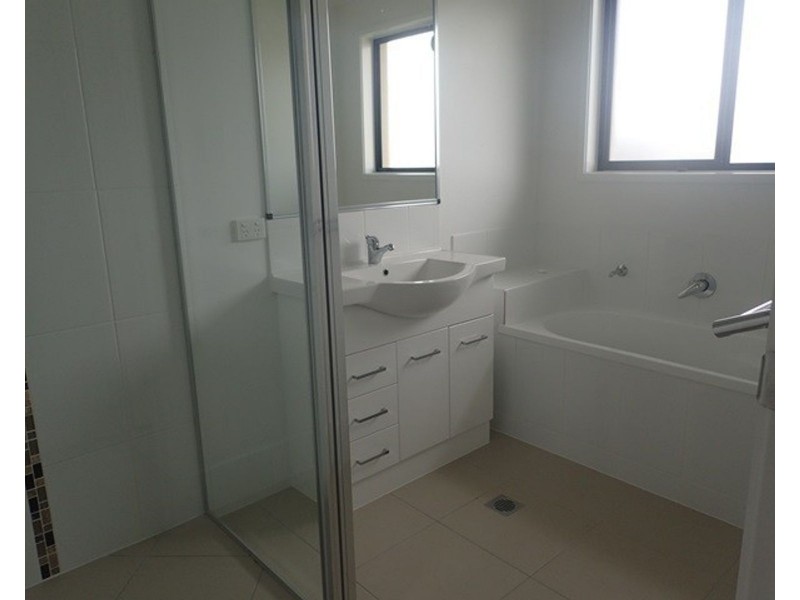 1/57 Primavera Boulevard, Beaconsfield QLD 4740