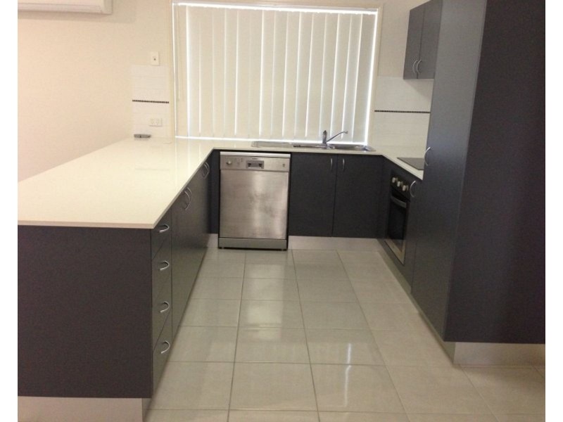 56 Schooner Avenue, Shoal Point QLD 4750