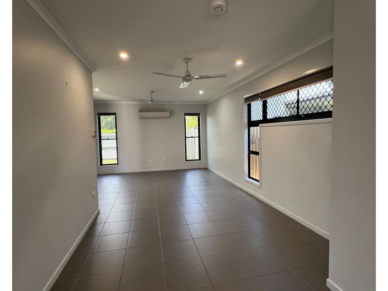 10/2 Makybe Diva, Ooralea QLD 4740