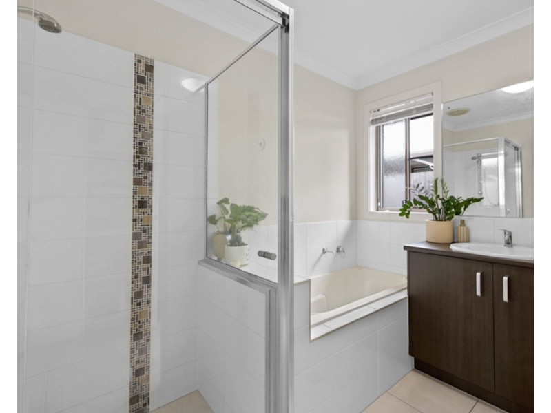 1&2/46 Superior Boulevard, Andergrove QLD 4740