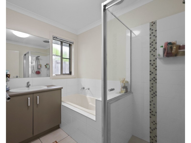 1&2/46 Superior Boulevard, Andergrove QLD 4740