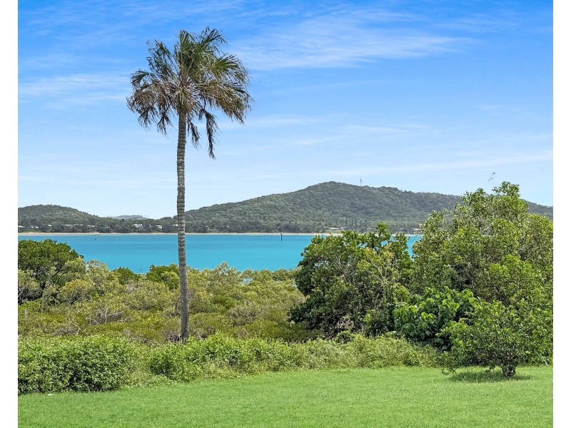 4 Cooper Avenue, Campwin Beach QLD 4737