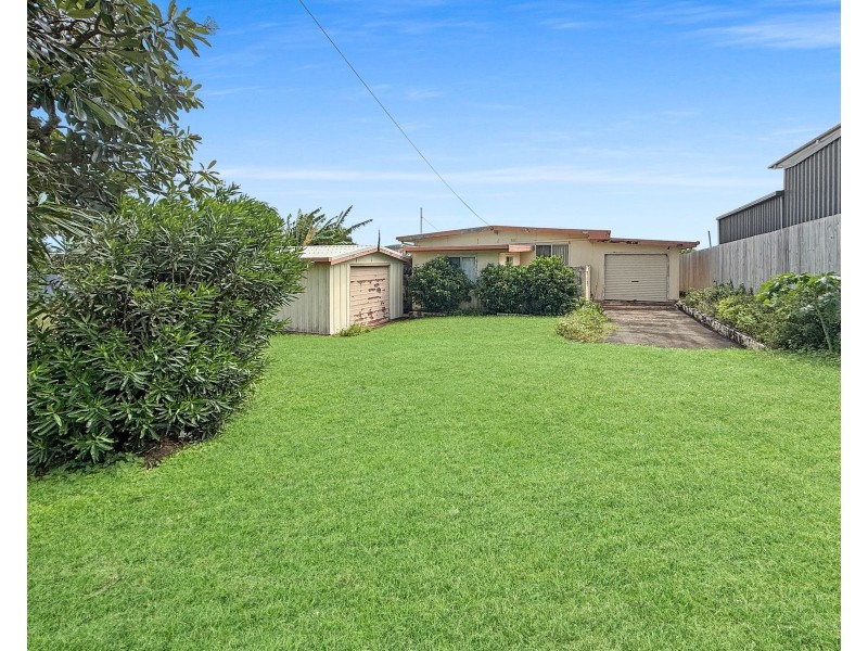 4 Cooper Avenue, Campwin Beach QLD 4737