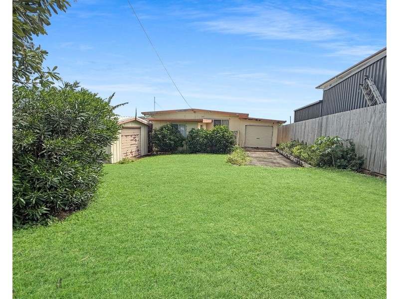 4 Cooper Avenue, Campwin Beach QLD 4737