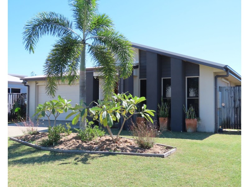 44 Schooner Avenue, Bucasia QLD 4750