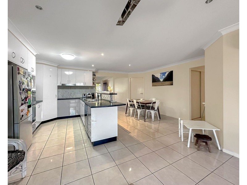 8 Lance Street, Bucasia QLD 4750