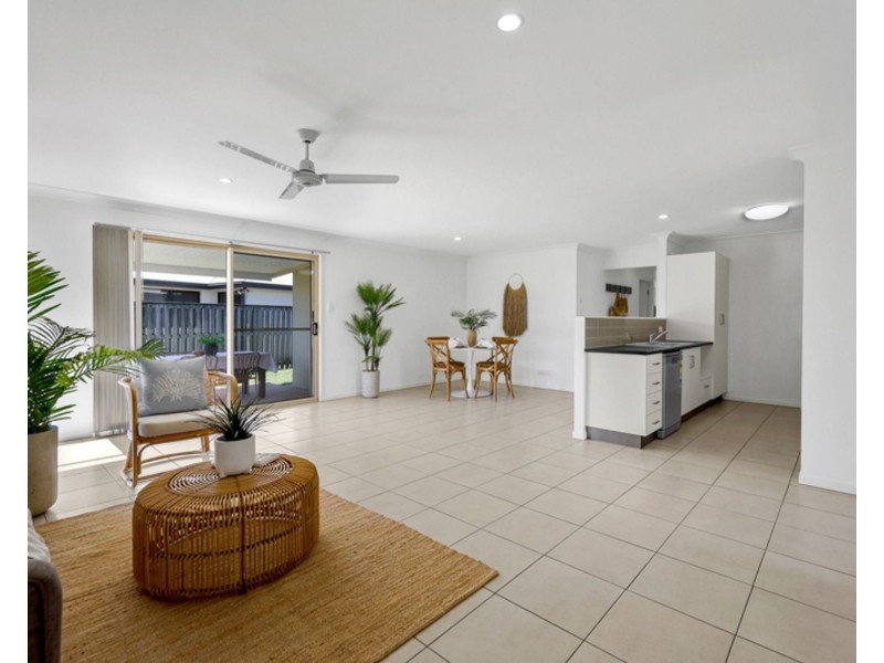 50 Newport Parade, Blacks Beach QLD 4740