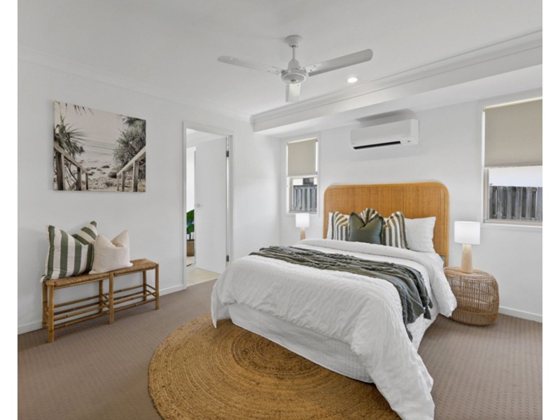 50 Newport Parade, Blacks Beach QLD 4740