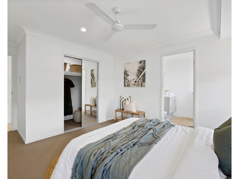 50 Newport Parade, Blacks Beach QLD 4740