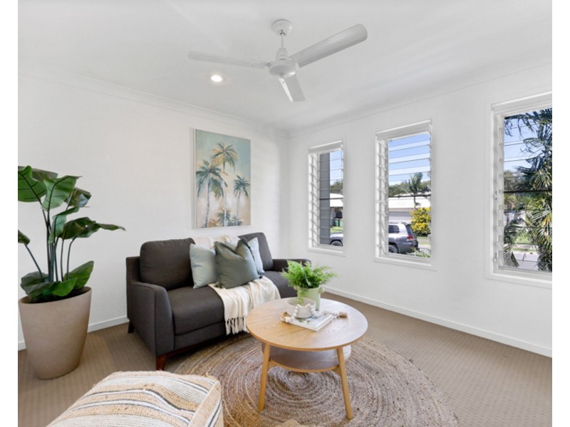 50 Newport Parade, Blacks Beach QLD 4740