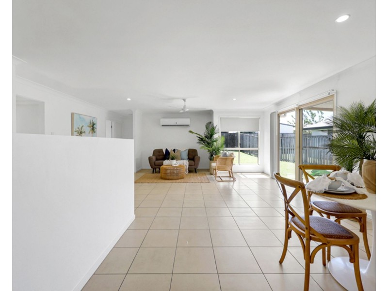 50 Newport Parade, Blacks Beach QLD 4740