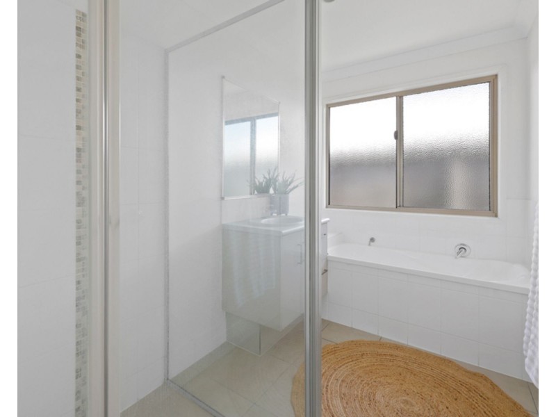 50 Newport Parade, Blacks Beach QLD 4740