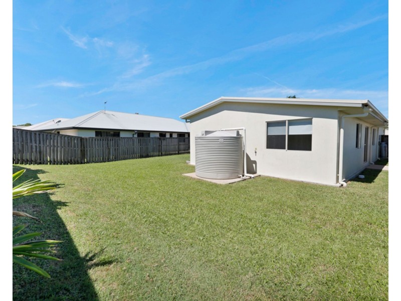 50 Newport Parade, Blacks Beach QLD 4740