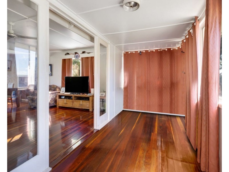 27 Pioneer Street, Glenella QLD 4740