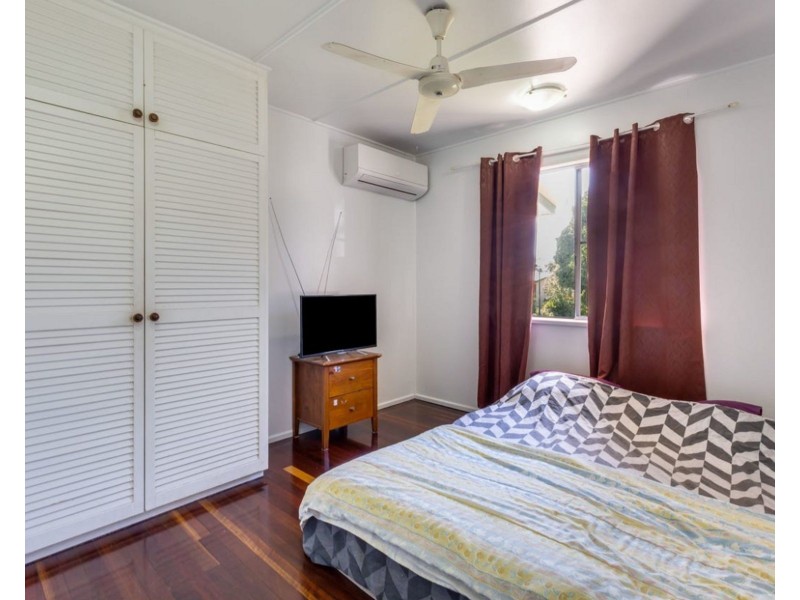 27 Pioneer Street, Glenella QLD 4740