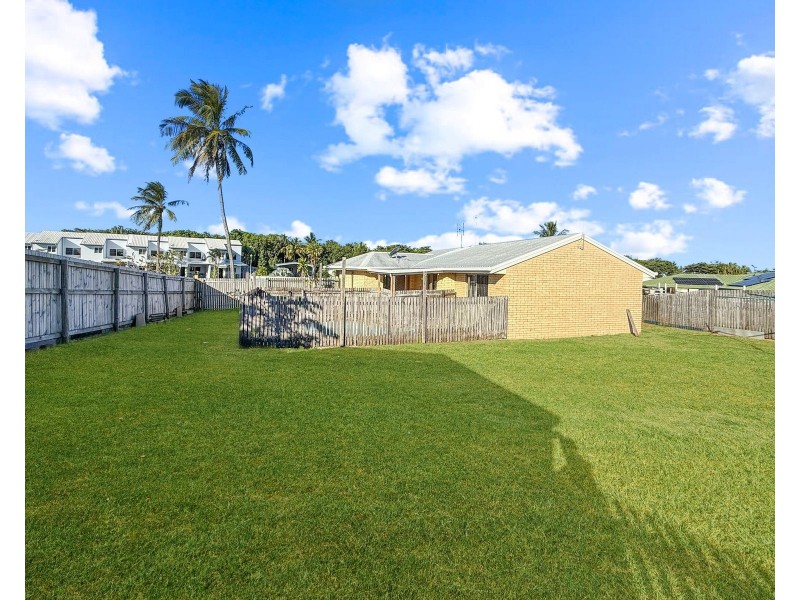 6 Peninsula Drive, Hay Point QLD 4740