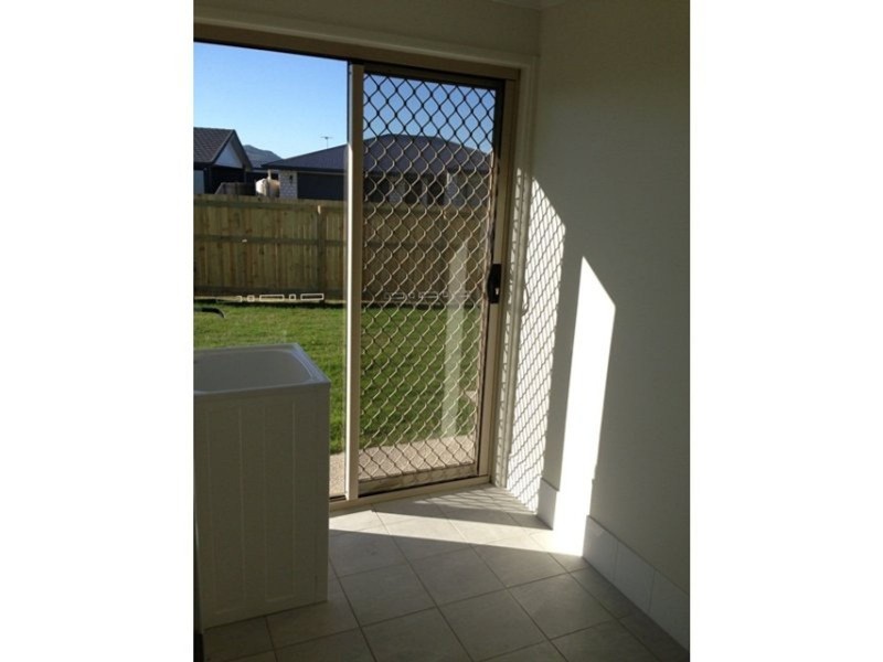 1 Michelle Place, Mirani QLD 4754