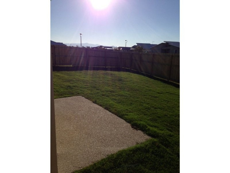 1 Michelle Place, Mirani QLD 4754