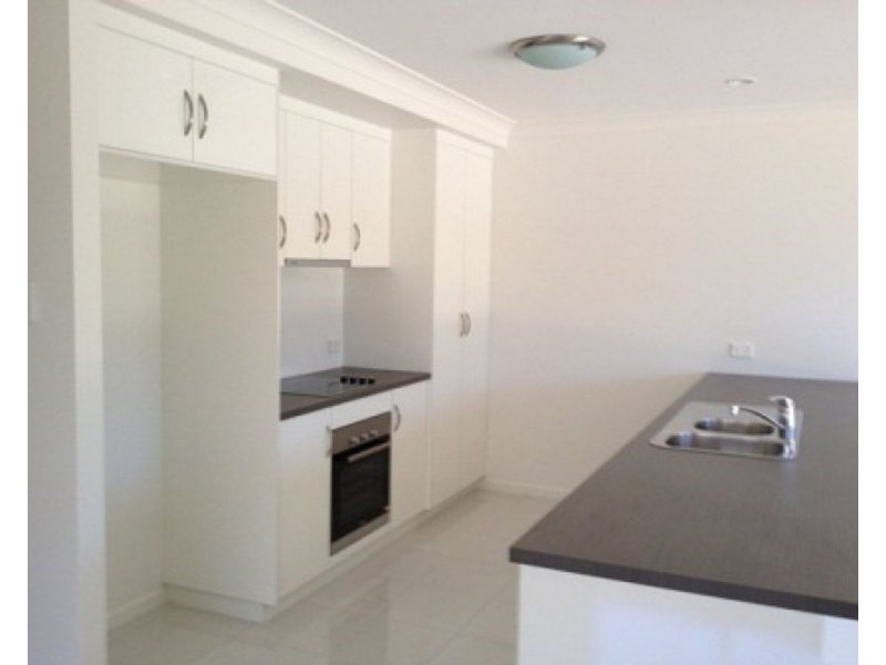 2/28 Brooksfield Drive, Sarina QLD 4737