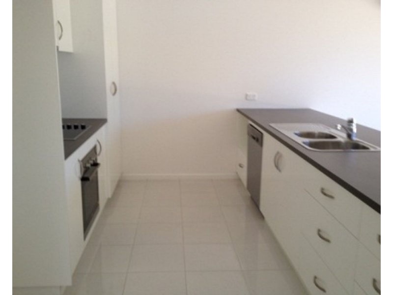 2/28 Brooksfield Drive, Sarina QLD 4737