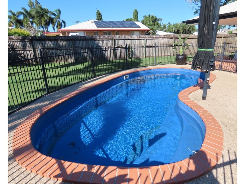 7 Bluewater Court, Bucasia QLD 4750