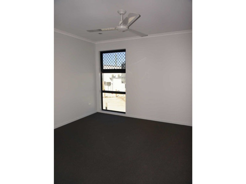 8/2 Makybe Diva Drive, Ooralea QLD 4740