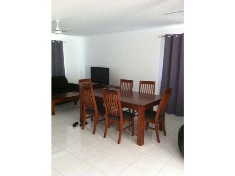 1/98 Broad Street, Sarina QLD 4737