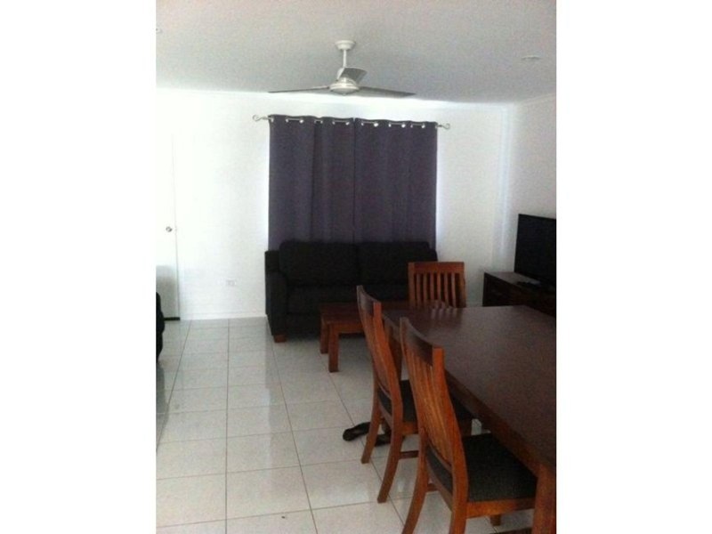 1/98 Broad Street, Sarina QLD 4737