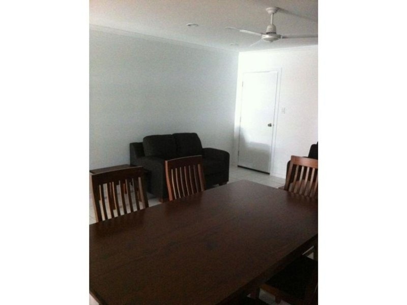 1/98 Broad Street, Sarina QLD 4737