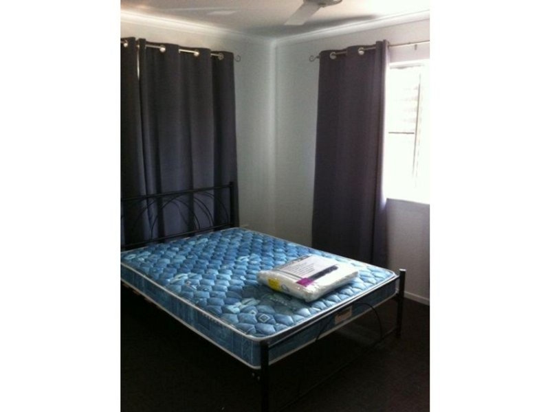 1/98 Broad Street, Sarina QLD 4737