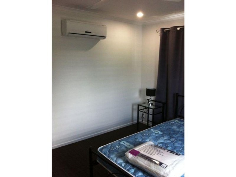 1/98 Broad Street, Sarina QLD 4737