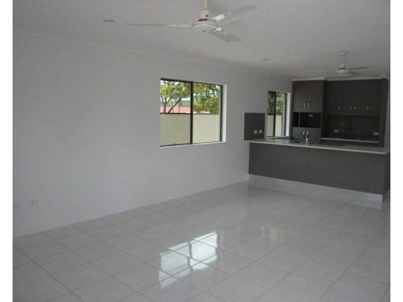 1/98 Broad Street, Sarina QLD 4737