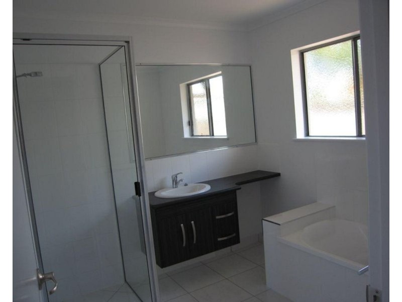 1/98 Broad Street, Sarina QLD 4737