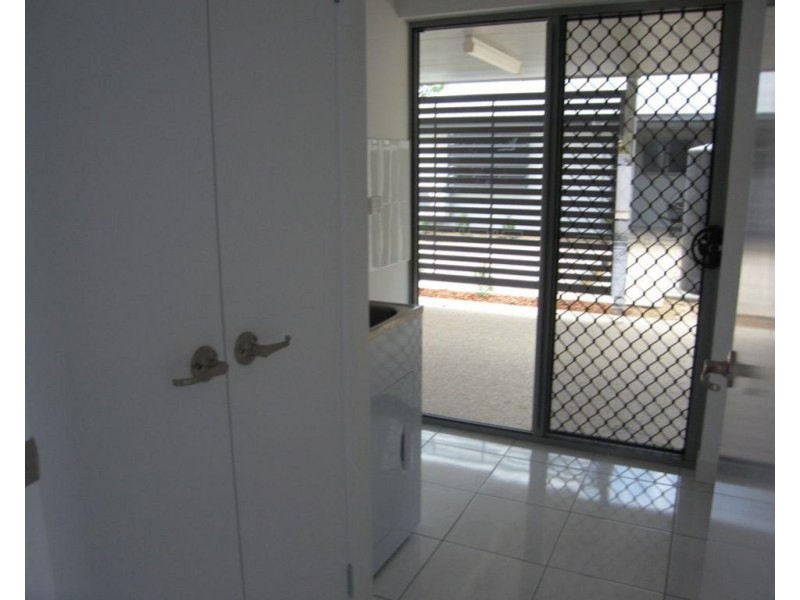 1/98 Broad Street, Sarina QLD 4737