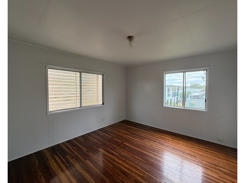 1/14 Owen Jenkins Drive, Sarina Beach QLD 4737