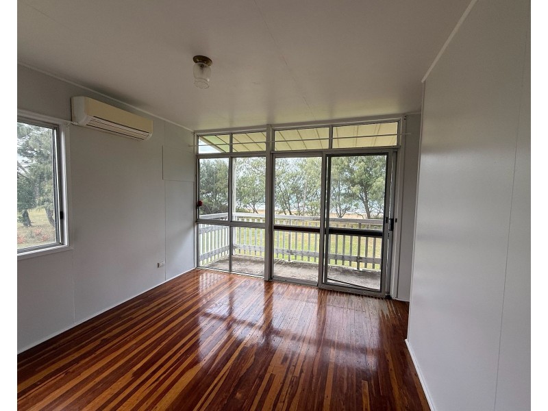 1/14 Owen Jenkins Drive, Sarina Beach QLD 4737