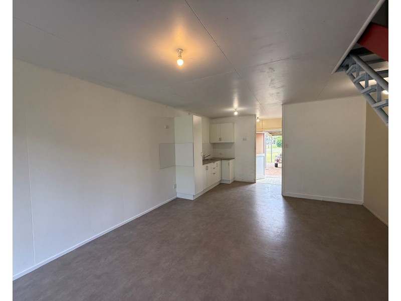 2/14 Owen Jenkins Drive, Sarina Beach QLD 4737