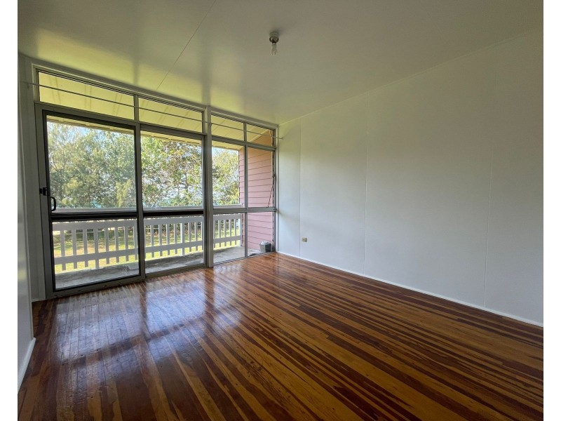 2/14 Owen Jenkins Drive, Sarina Beach QLD 4737