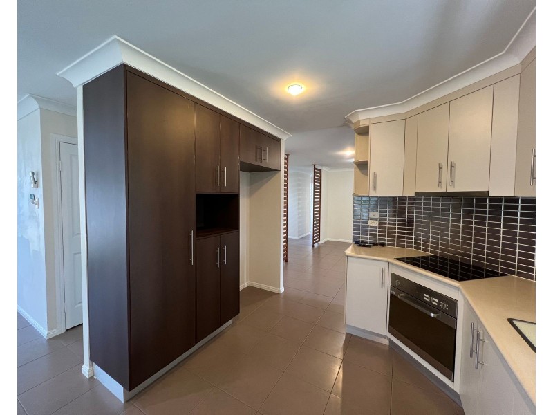 52 Victor Avenue, Glenella QLD 4740