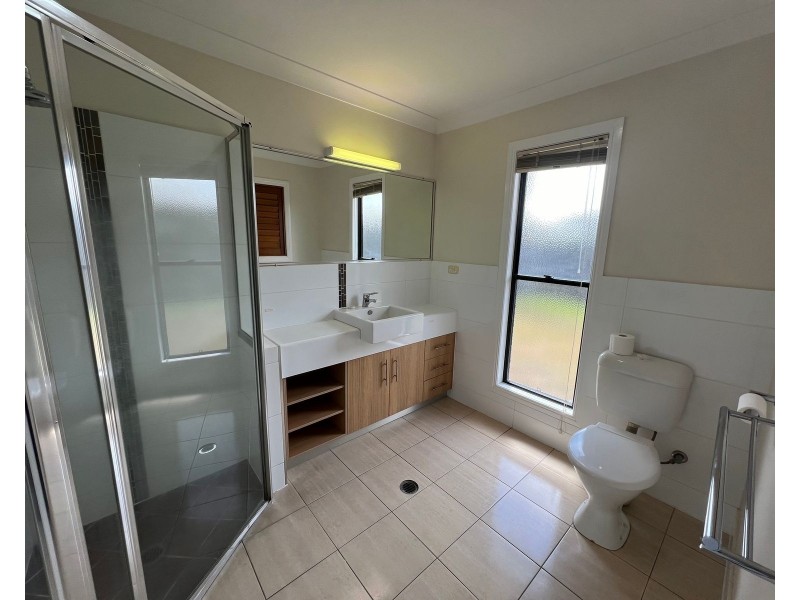52 Victor Avenue, Glenella QLD 4740