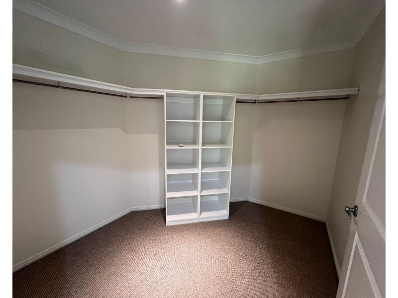 52 Victor Avenue, Glenella QLD 4740