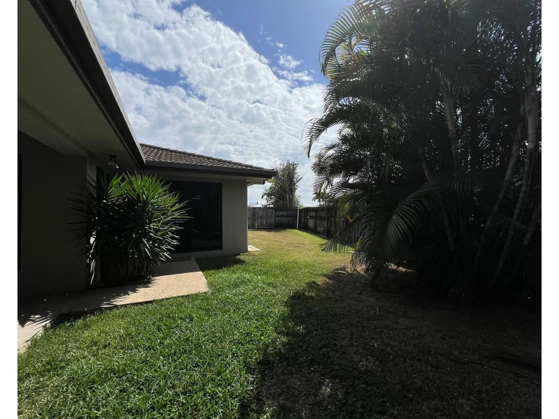 52 Victor Avenue, Glenella QLD 4740