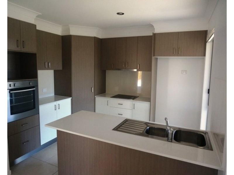 1/14 Halifax Place, Bucasia QLD 4750