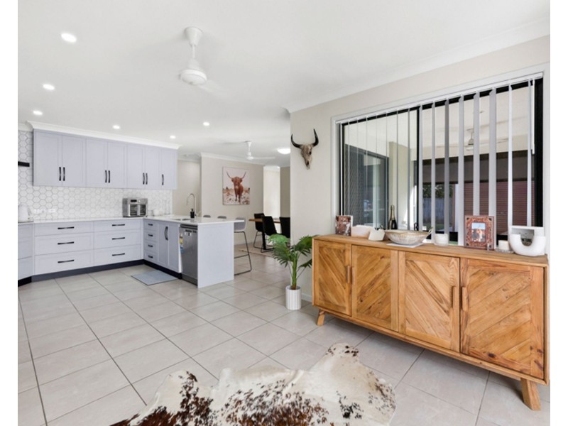 28 Patricia Circuit, Mirani QLD 4754