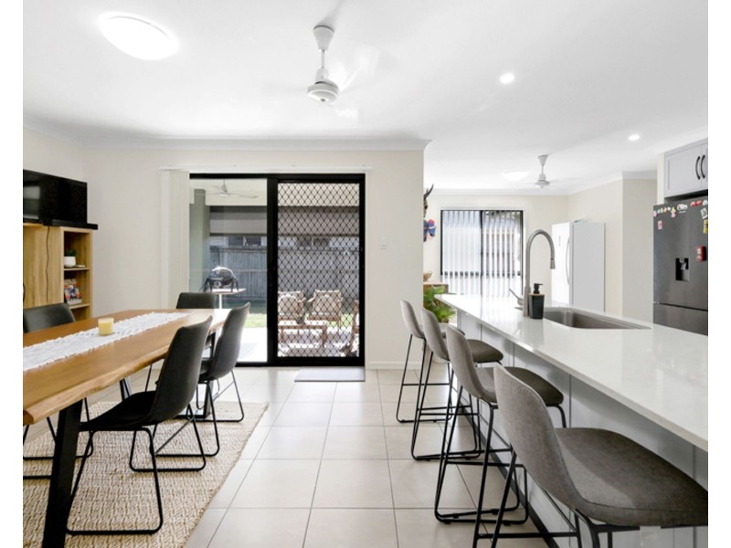 28 Patricia Circuit, Mirani QLD 4754