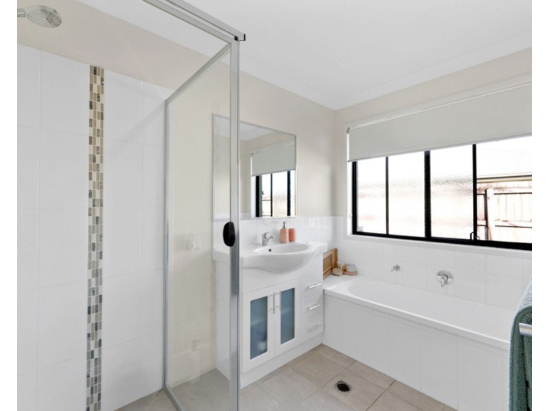 28 Patricia Circuit, Mirani QLD 4754