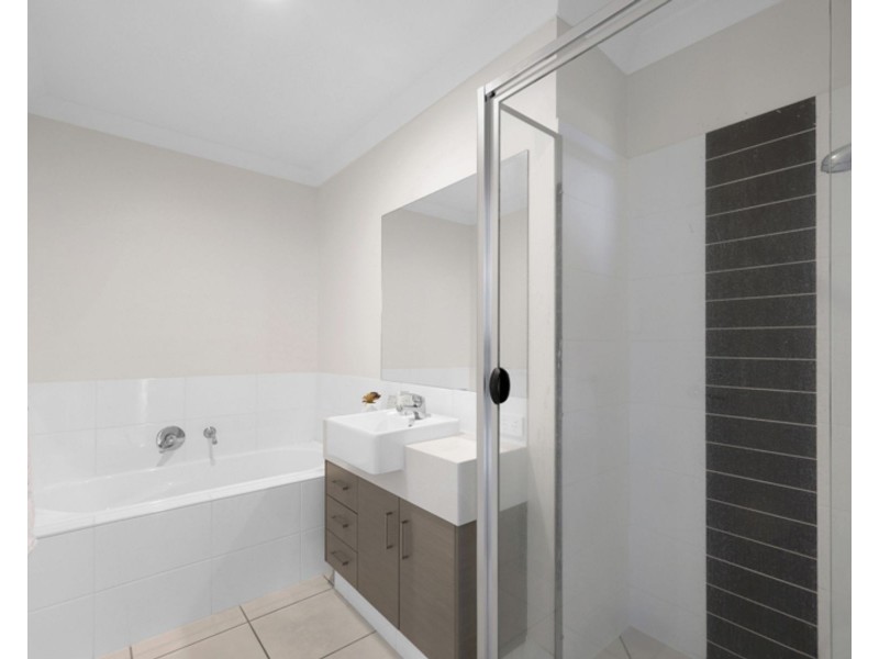 19 Northern Circuit, Rural View QLD 4740