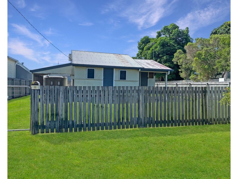 5 Place Avenue, Sarina QLD 4737